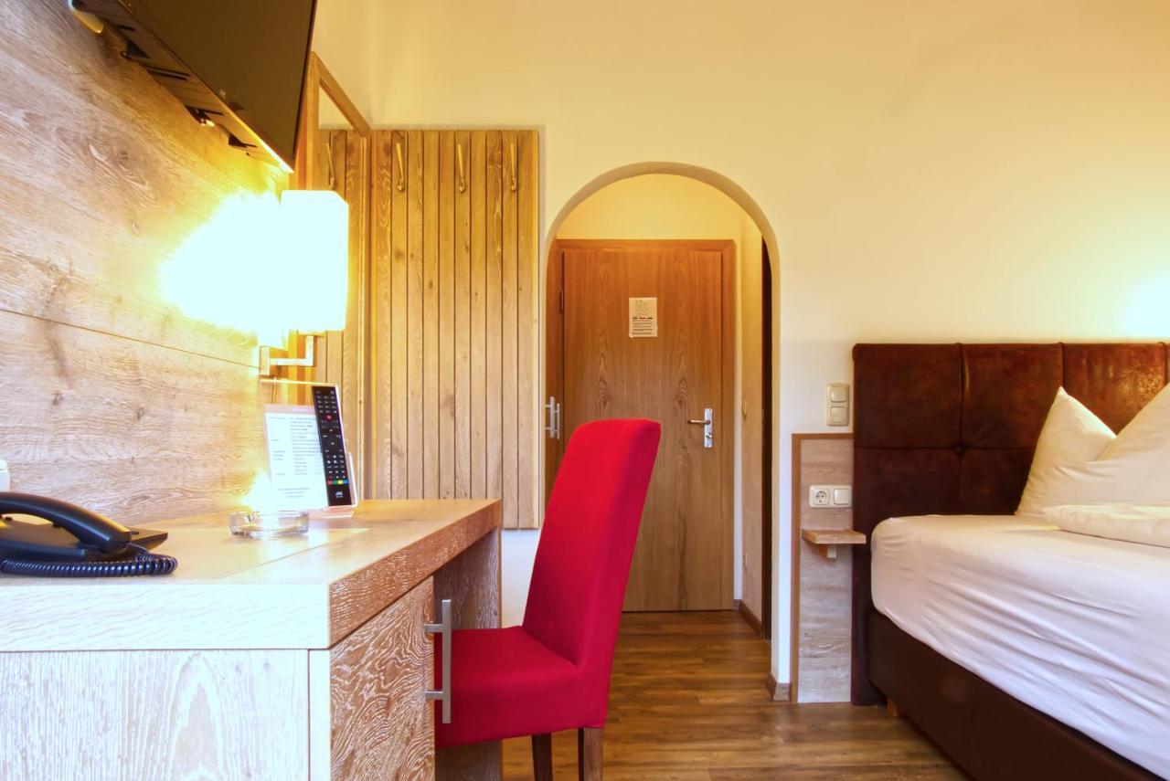 Garnihotel Zur Linde - Bayerischer Wald - Aktivcard Mit 154 Kostenfreien Leistungen - Kostenloser Parkplatz Lohberg Exterior foto