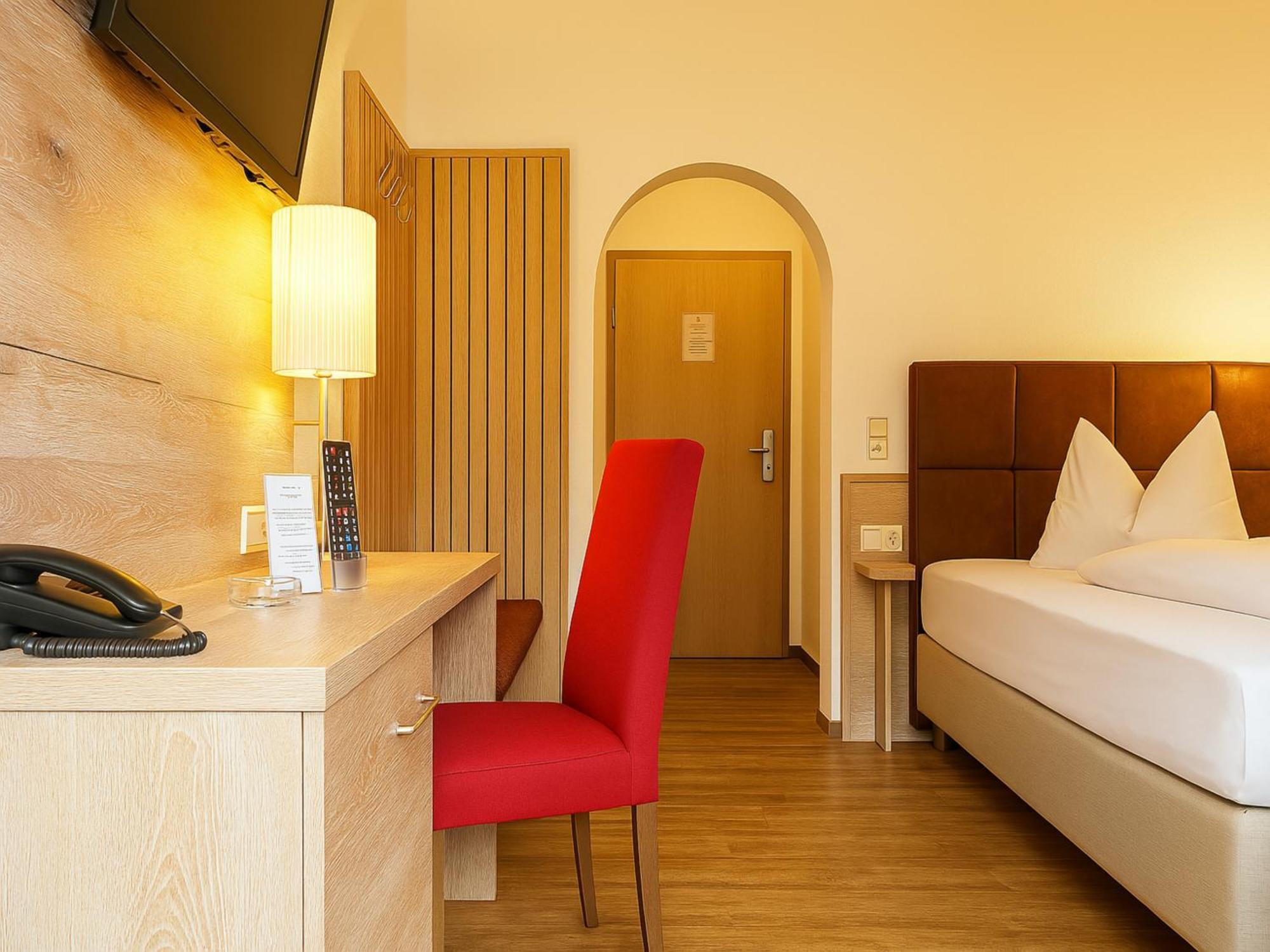 Garnihotel Zur Linde - Bayerischer Wald - Aktivcard Mit 154 Kostenfreien Leistungen - Kostenloser Parkplatz Lohberg Exterior foto